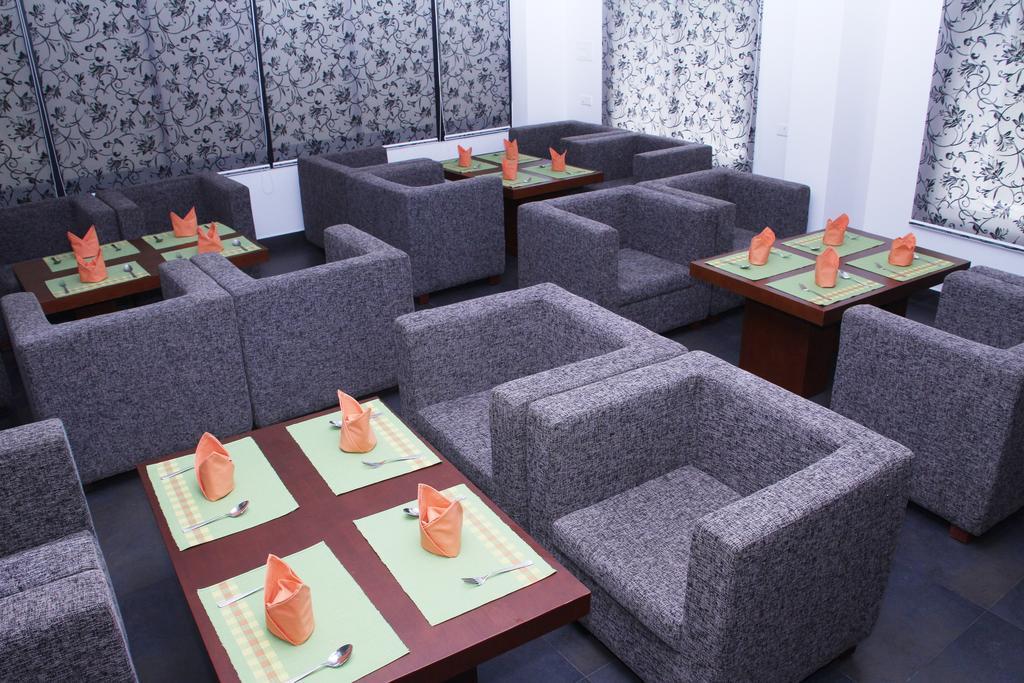 山园酒店 Pathanāmthitta 外观 照片