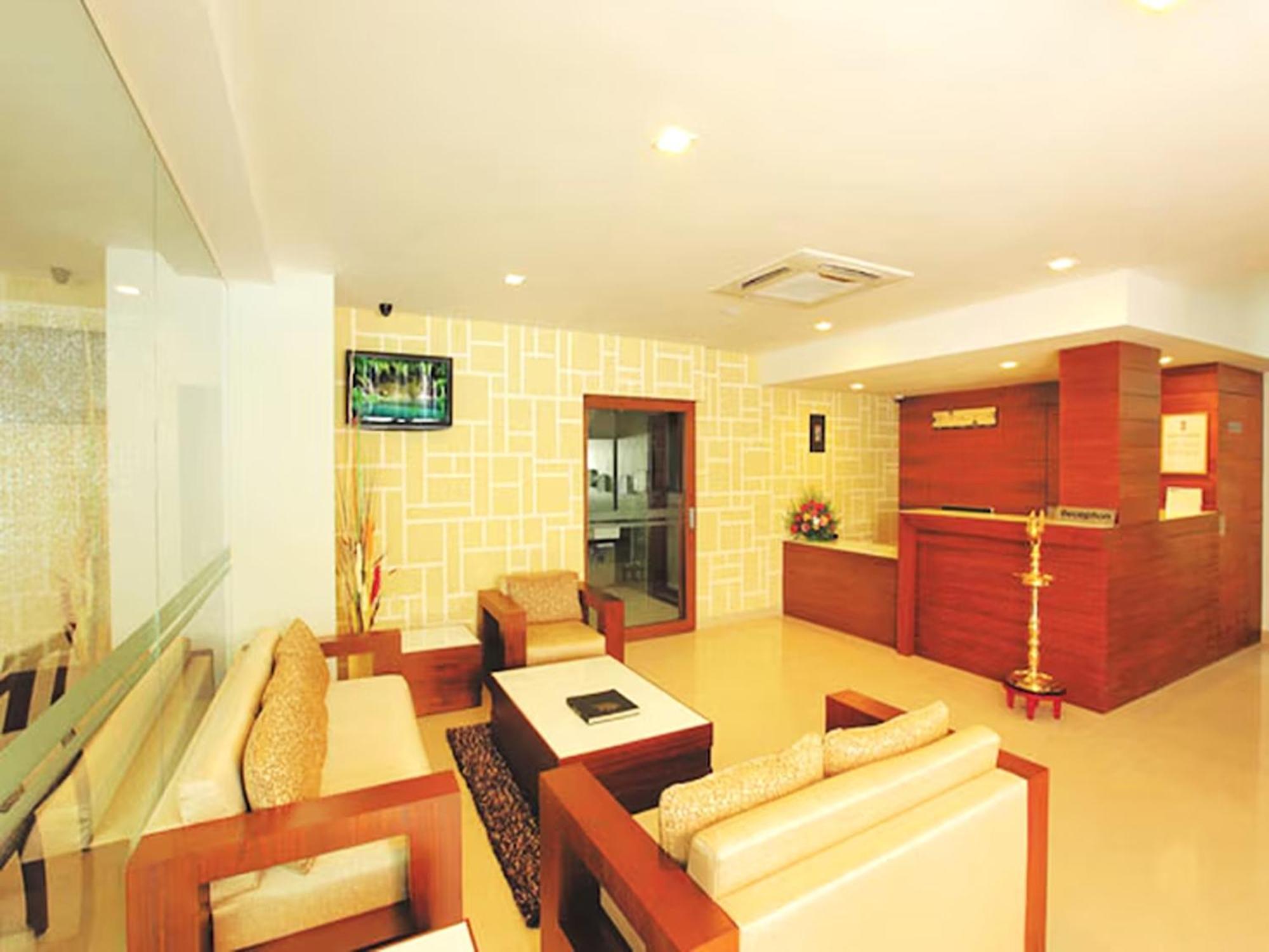 山园酒店 Pathanāmthitta 外观 照片